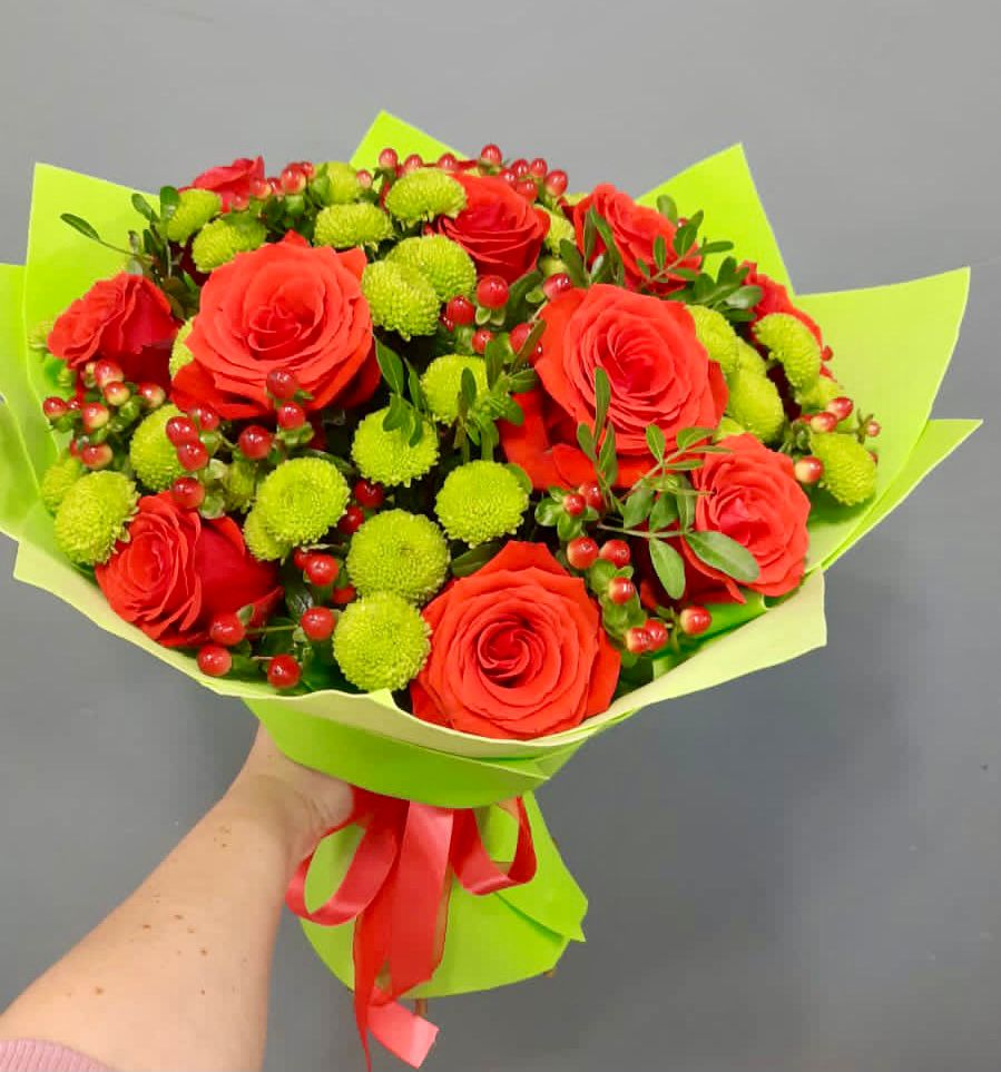 Букет цветов из: Хризантемы и Розы в Исаклы