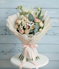 Букет цветов из:  Розы и Лизиантусы в Исаклы