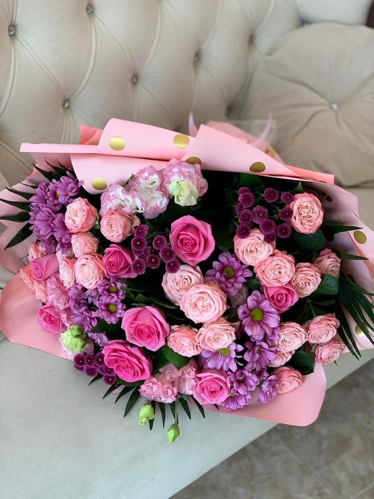 Букет цветов из: Хризантемы, Розы и Лизиантусы в Исаклы