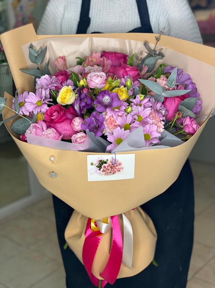 Букет цветов из: Хризантемы, Гвоздики и Альстромерии в Исаклы