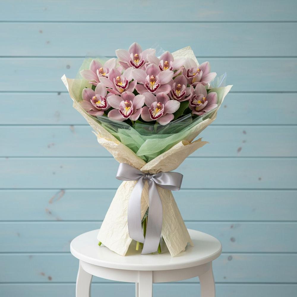 Букет цветов из: Орхидеи и Розы в Исаклы