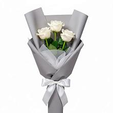 Букет 3 белые розы в Исаклы