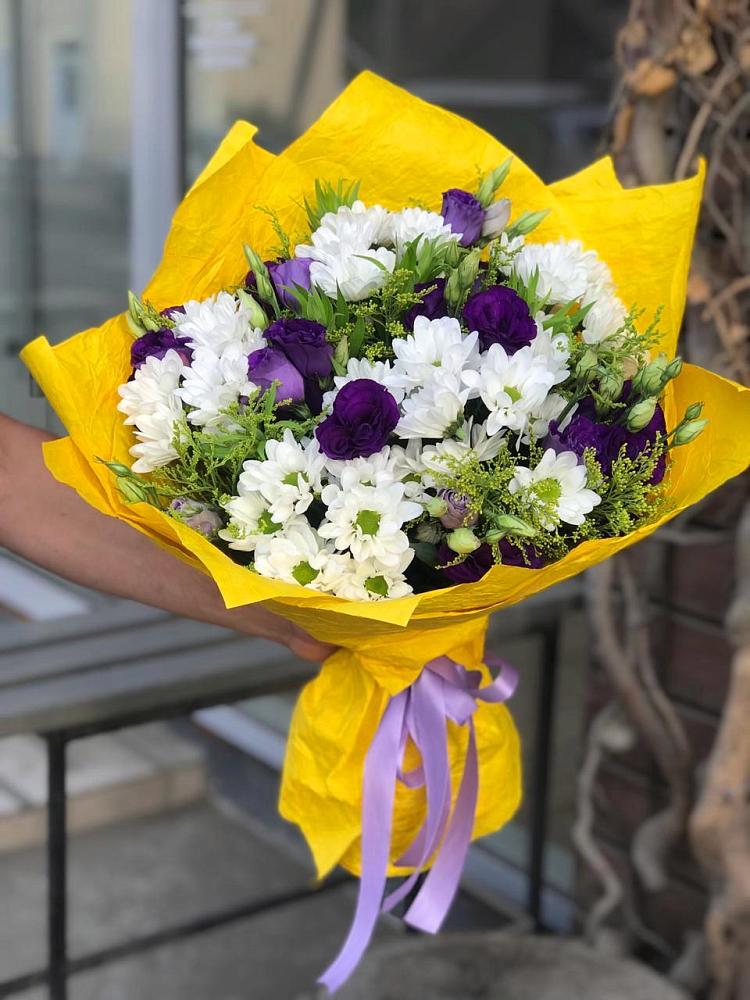 Букет цветов из: Ирисы, Хризантемы и Ромашки в Исаклы