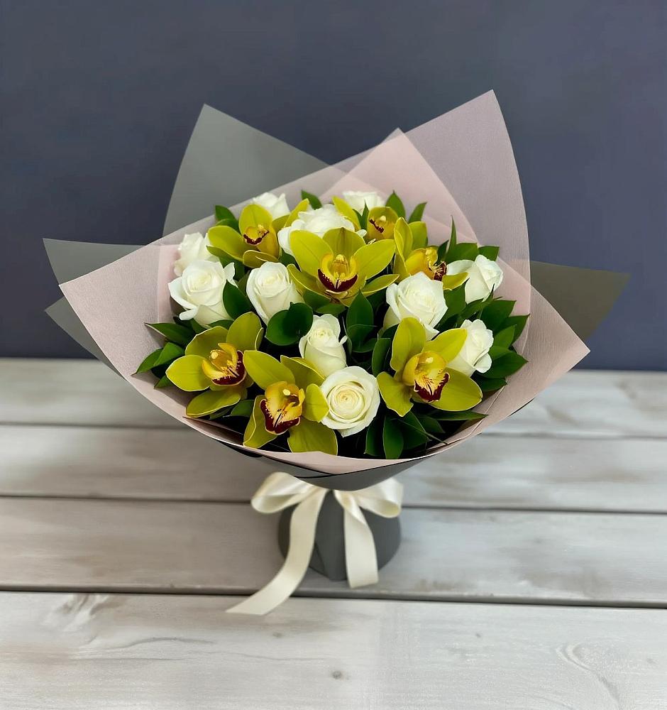 Букет цветов из: Орхидеи и Розы в Исаклы