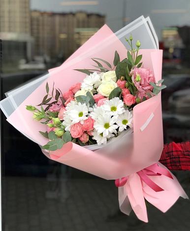Букет цветов из: Розы, Лизиантусы и Хризантемы в Исаклы