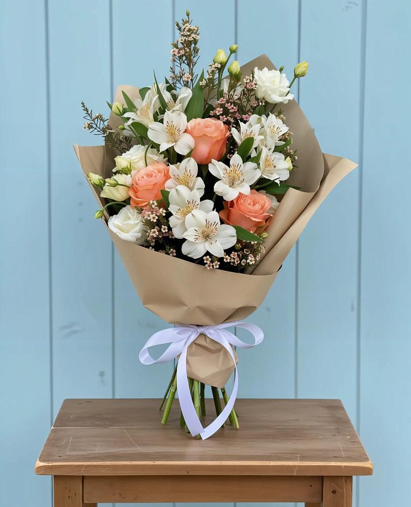 Букет цветов из: Альстромерии, Лизиантусы, Розы и Хризантемы в Исаклы