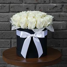 Цветочная композиция из Розы в шляпной коробке в Исаклы